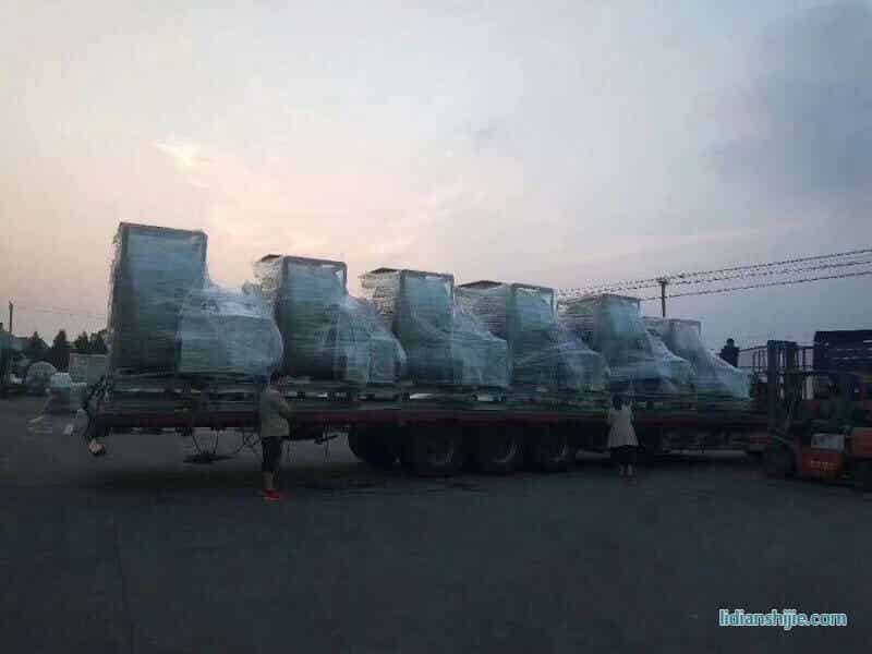 頂裕11臺玻璃鋼防腐風機發(fā)往江西某工地