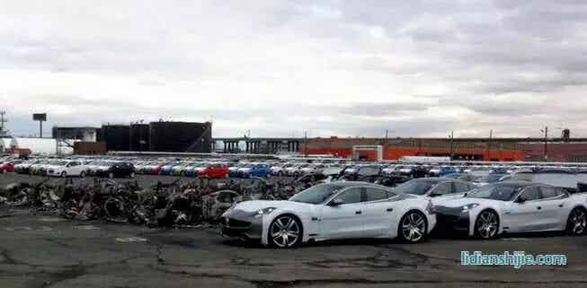 2012年，颶風桑迪引起海水倒灌，停在海邊的Fisker Karma電動跑車被海水浸入后燒毀大半