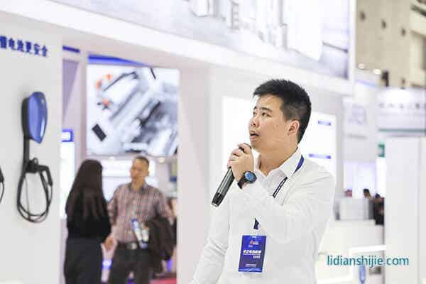 星云股份內部4名產品專家現場進行主題分享