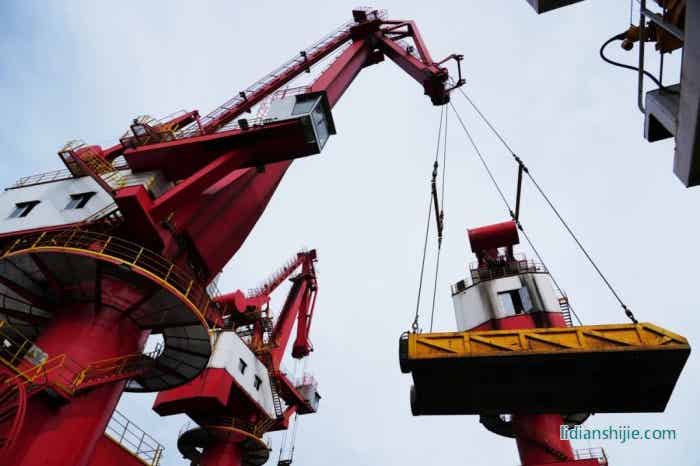 超萬金噸鎳產(chǎn)品在中偉印尼北莫羅瓦利產(chǎn)業(yè)基地園區(qū)碼頭裝載完畢