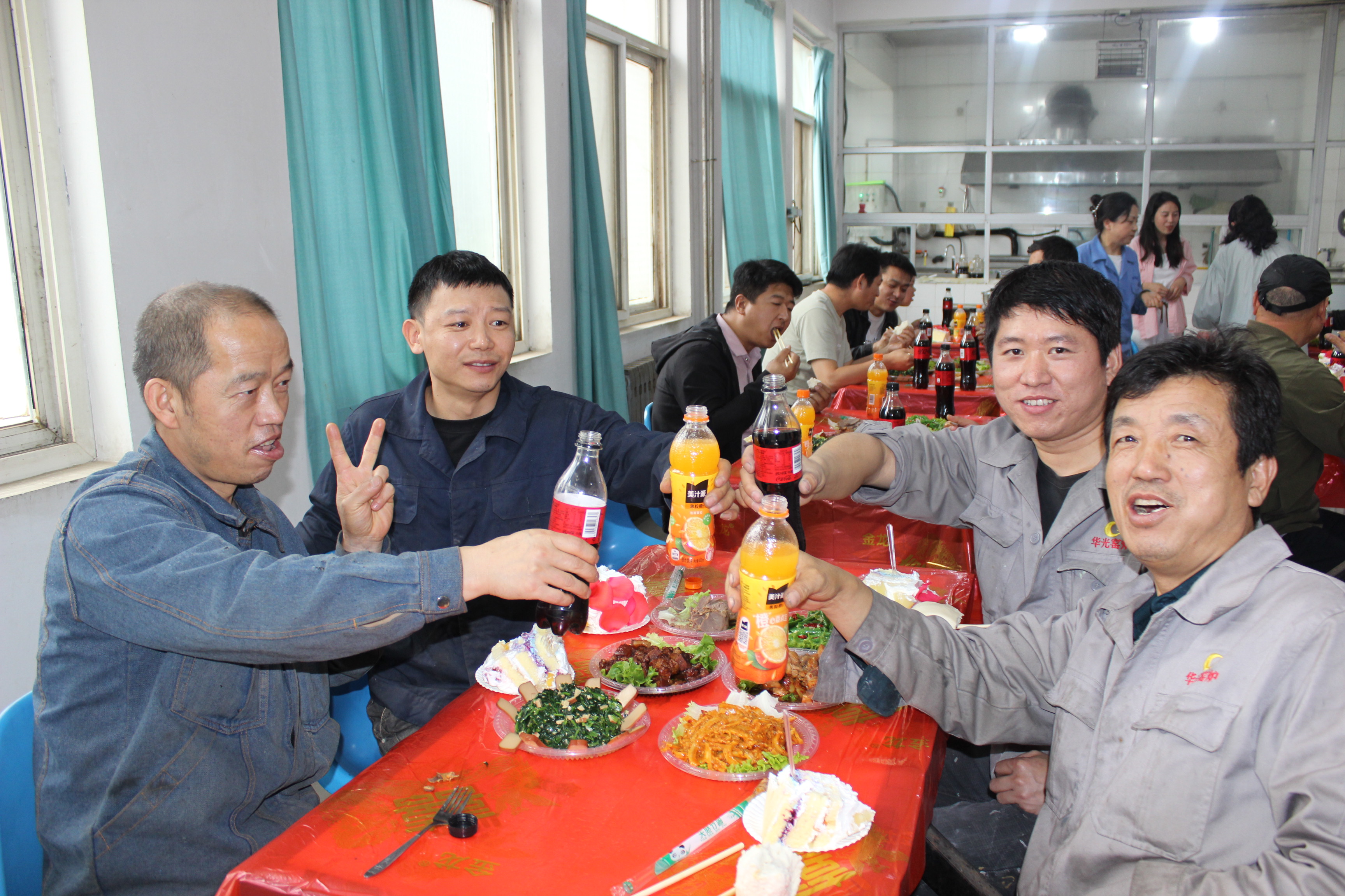 咸陽華光窯爐設(shè)備有限公司21周年慶典