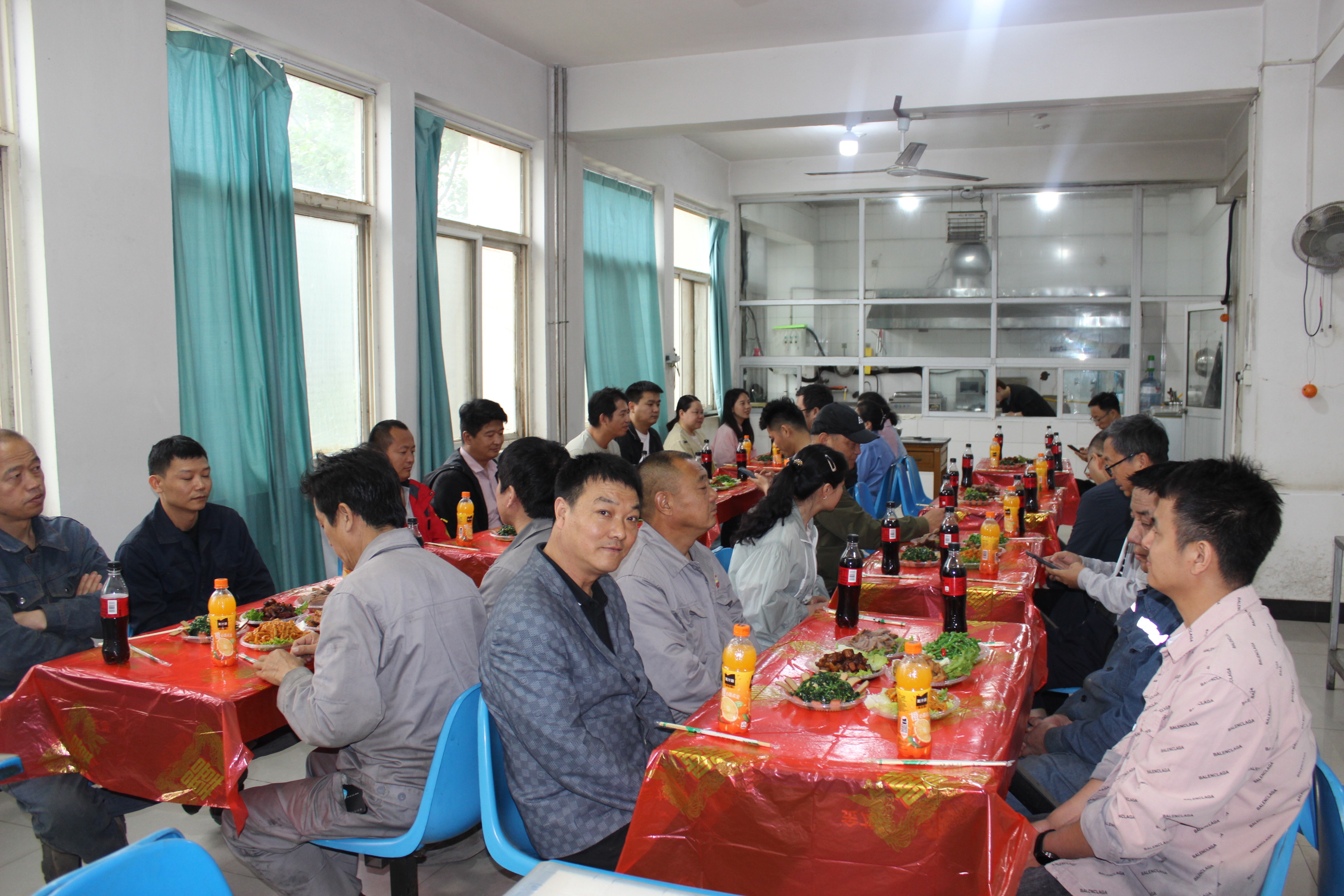 咸陽華光窯爐設(shè)備有限公司21周年慶典