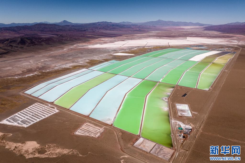 贛鋒鋰業(yè)在全球范圍內(nèi)進(jìn)行資源布局，在國內(nèi)外持有多處優(yōu)質(zhì)礦源。圖為阿根廷cauchari鹽湖項(xiàng)目。新華網(wǎng)發(fā) 受訪者供圖